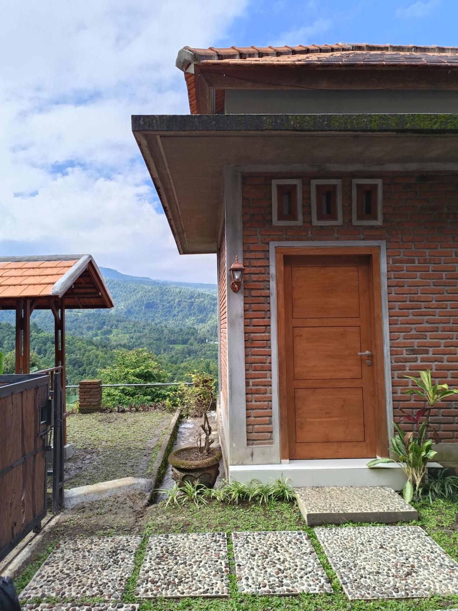 Made Oka Homestay And Warung Мундук Экстерьер фото