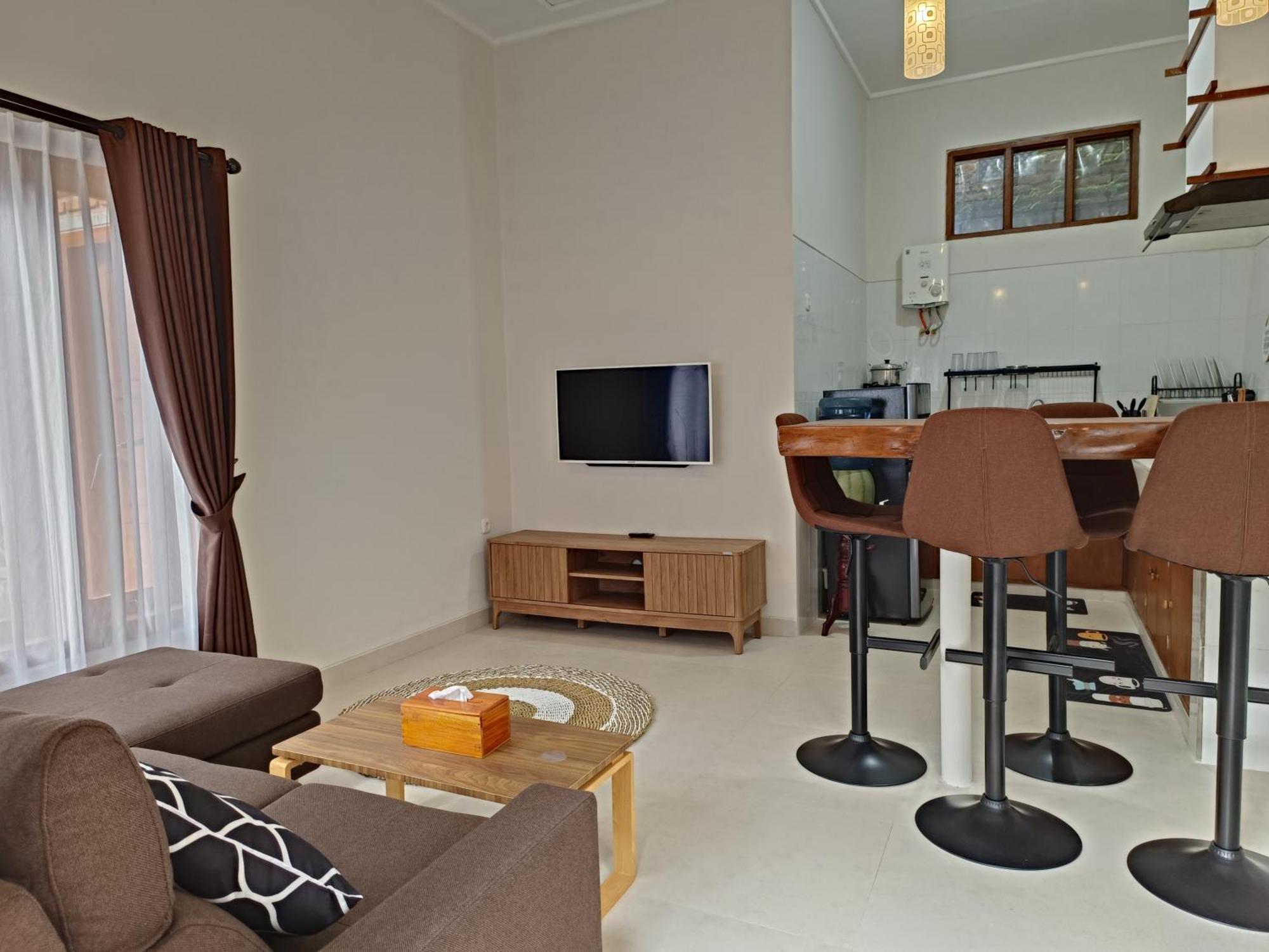 Made Oka Homestay And Warung Мундук Экстерьер фото