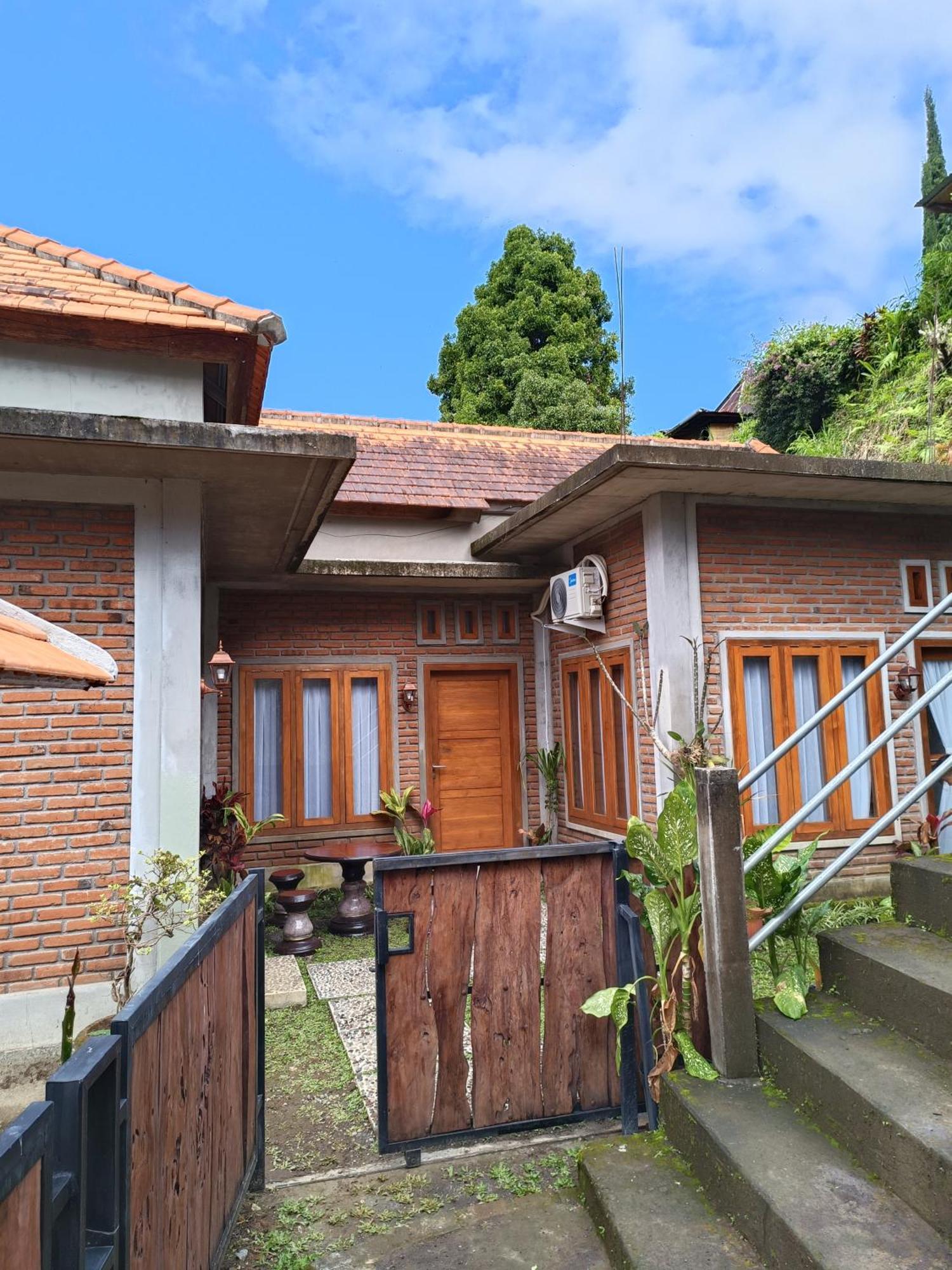 Made Oka Homestay And Warung Мундук Экстерьер фото