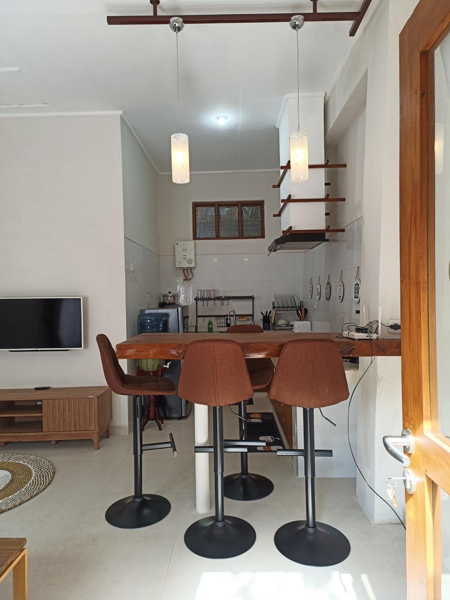 Made Oka Homestay And Warung Мундук Экстерьер фото
