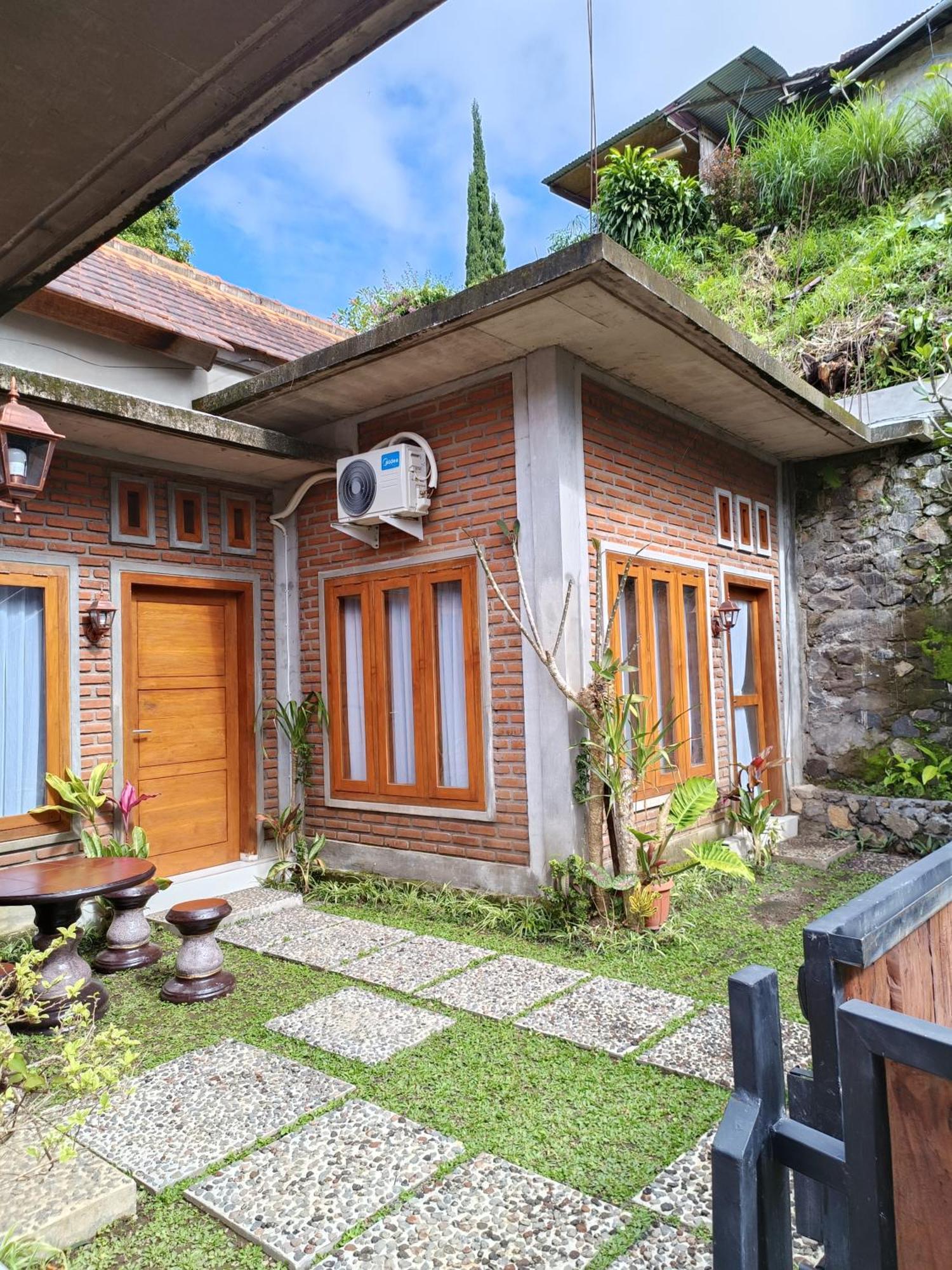 Made Oka Homestay And Warung Мундук Экстерьер фото